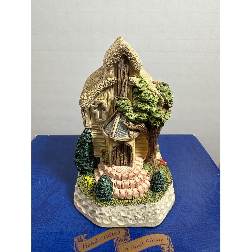 Vintage 1995 David Winter Cottages "Friar Tuck's Sanctum" - Original Box & COA